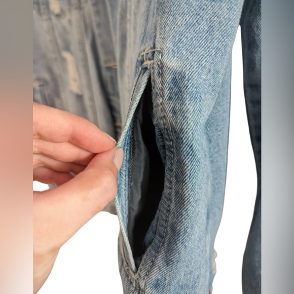Windsor Distressed Light Wash Denim Jacket Size M - Picture 4 of 14